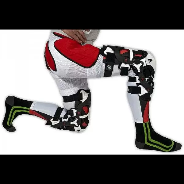 UFO Morpho FIT Red Knee Brace Right Side 7 UFO Morpho FIT Red Knee Brace Right Side - Image 5